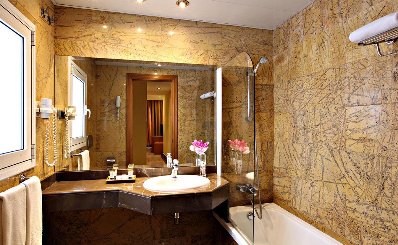 Chambre Triple avec Terrasse
