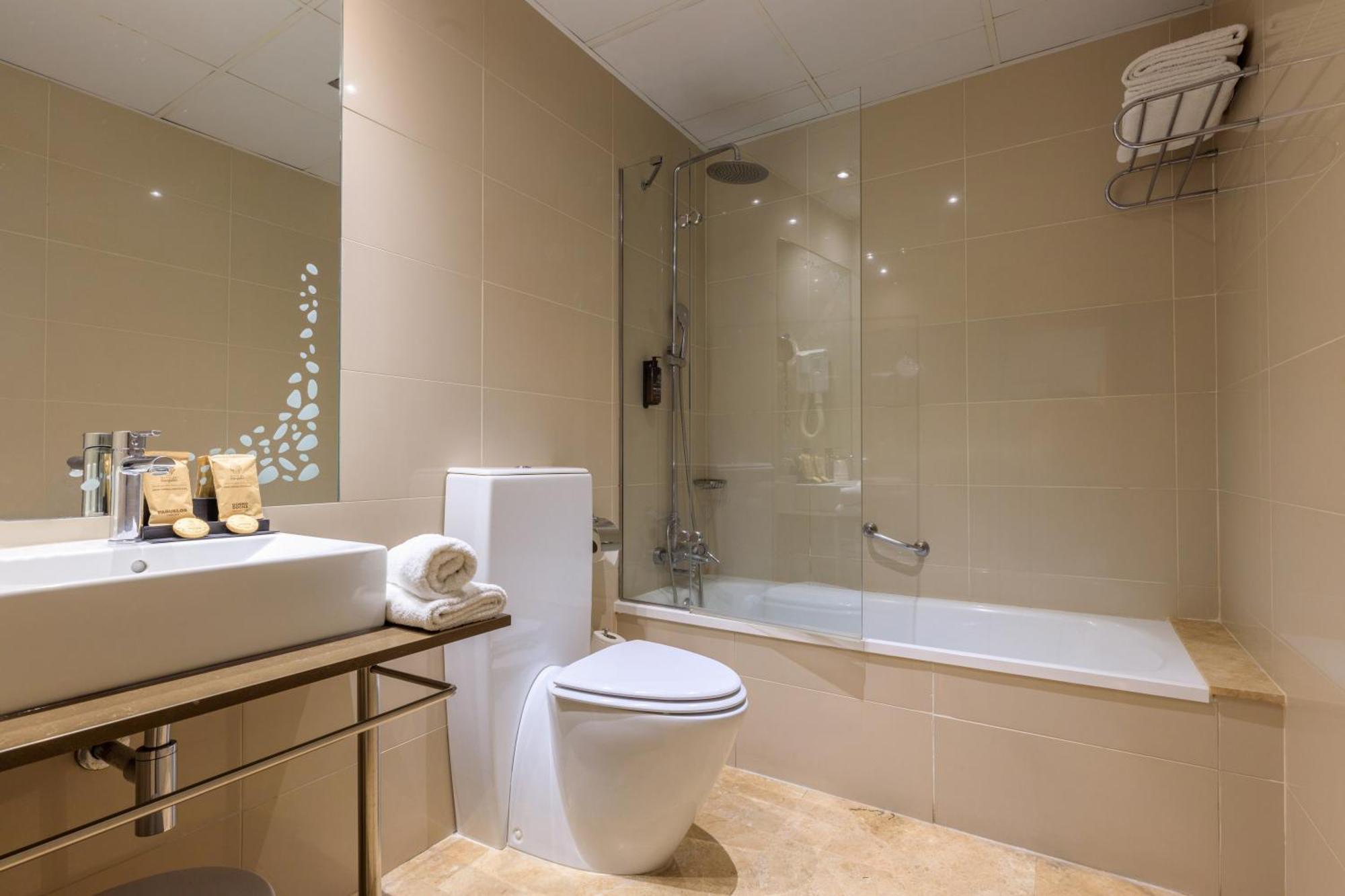Chambre Double ou Lits Jumeaux avec Terrasse