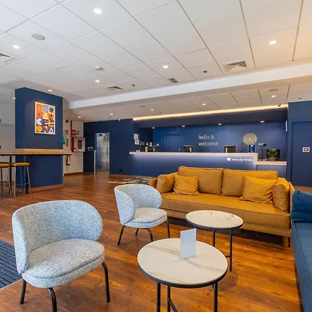 Travelodge Barcelona Poblenou-3